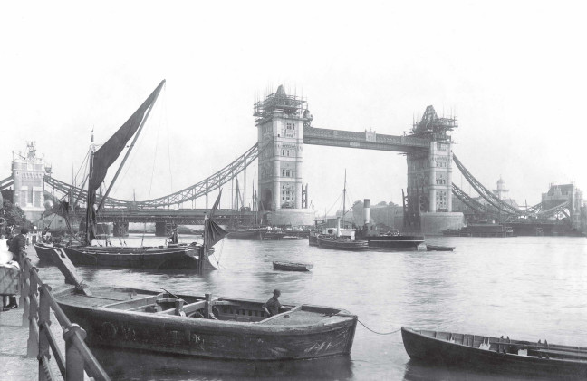 Tower Bridge, image: City of London, London Metropolitan Archives.